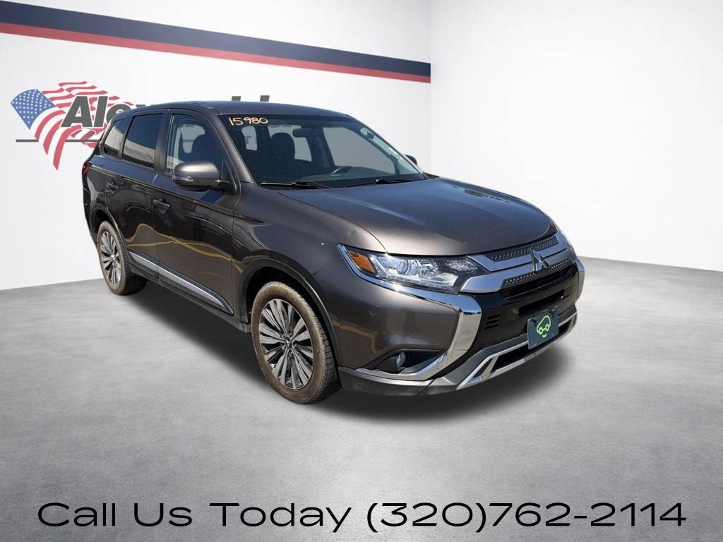 2019 Mitsubishi Outlander — rear three-quarter view