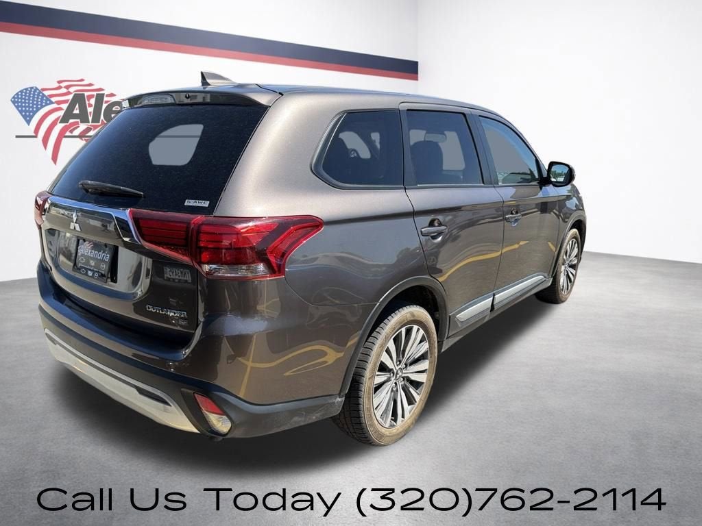 2019 Mitsubishi Outlander — detail view